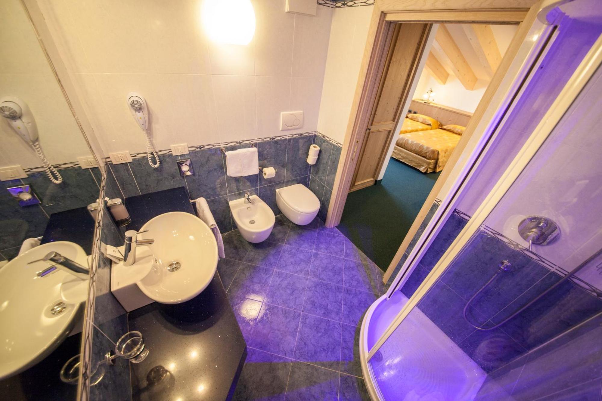 Family Hotel Andes - Only For Family Vigo di Fassa Zimmer foto